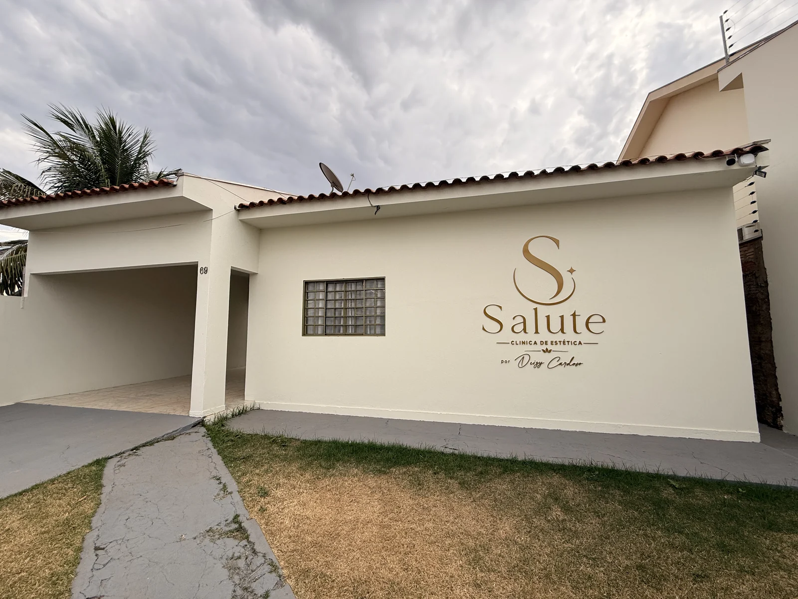 Fachada real da Clínica Salute em Rondonópolis
